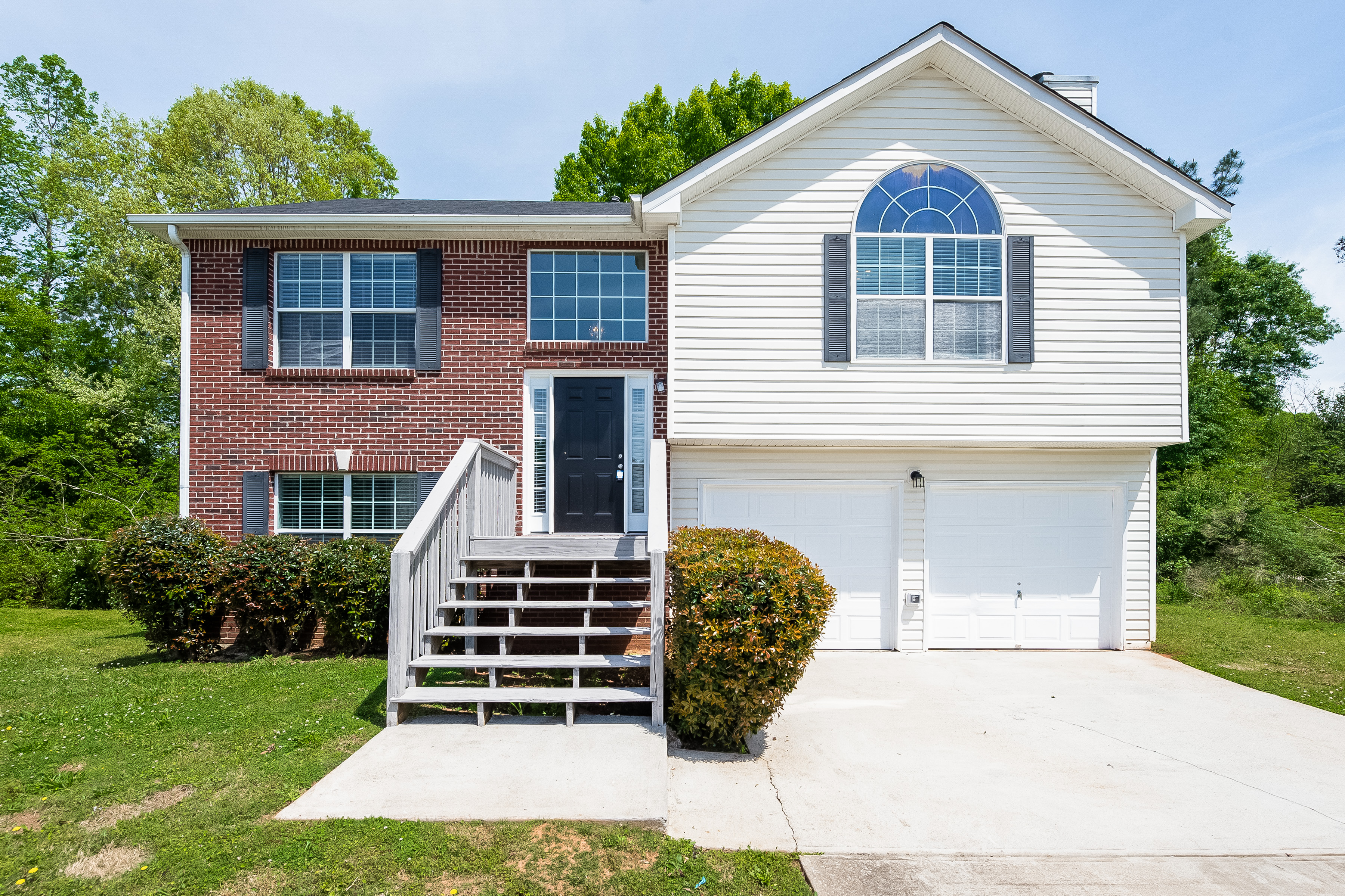 3379 Creekview Dr Rex, GA 30273